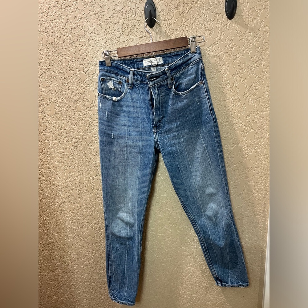 Abercrombie Curve love mom Jean